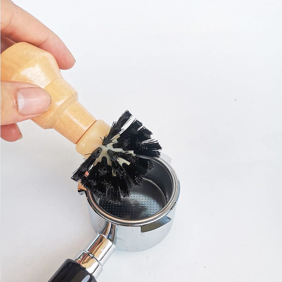 Góc chụp cận cảnh Dụng Cụ Vệ Sinh Tay Cầm Máy Pha Cà Phê 58mm Góc chụp cận cảnh Dụng Cụ Vệ Sinh Tay Cầm Máy Pha Cà Phê 58mm