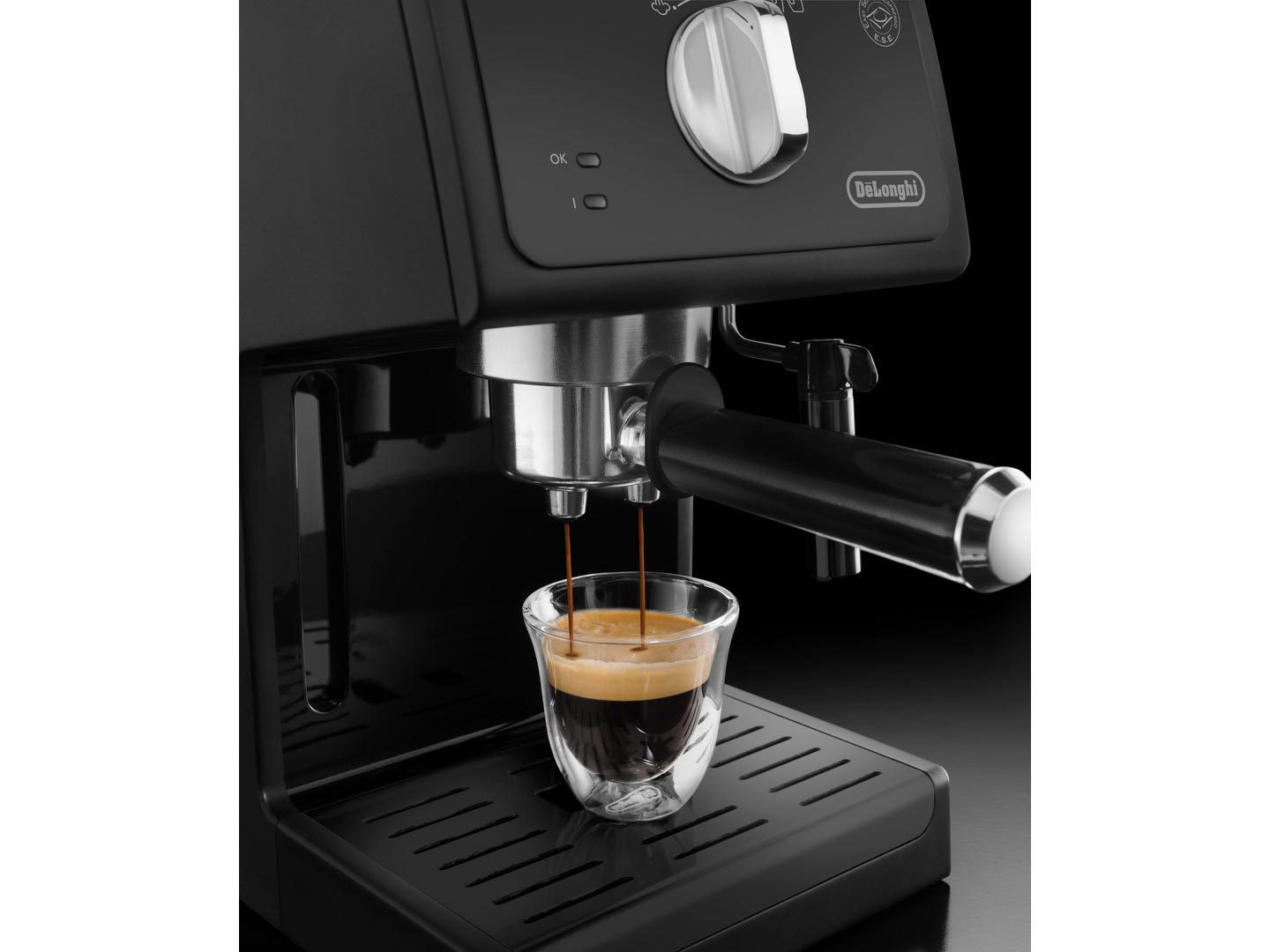 Góc chụp cận cảnh Máy pha cà phê Active Line Matte Black Góc chụp cận cảnh Máy pha cà phê Active Line Matte Black