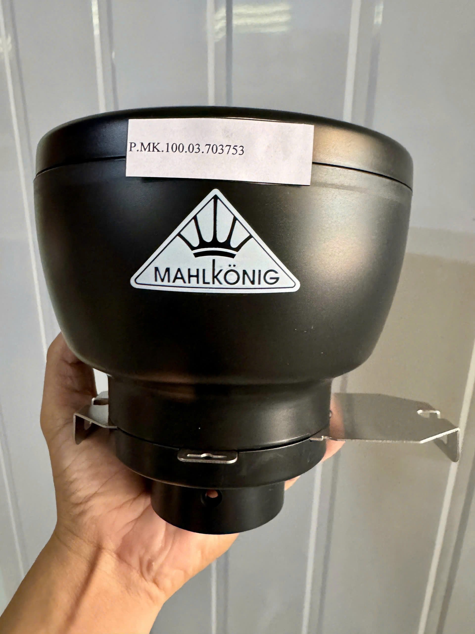 Hình ảnh thực tế Hộc chứa hạt 0.25kg Mahlkonig EK43 chính hãng Hình ảnh thực tế Hộc chứa hạt 0.25kg Mahlkonig EK43 chính hãng